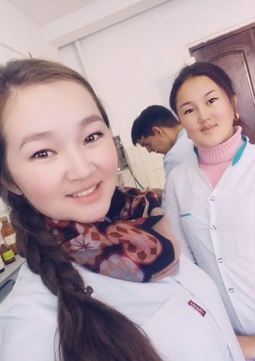 Мектеп түлегі Мырзабаева Алтынай 2016-2017 оқу жылы