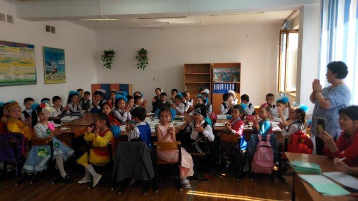 2  қазақ сыныптары арасында өткен бастауыш сынып айлығы аясындағы ашық сыныптан тыс іс -шаралар өткізілді...