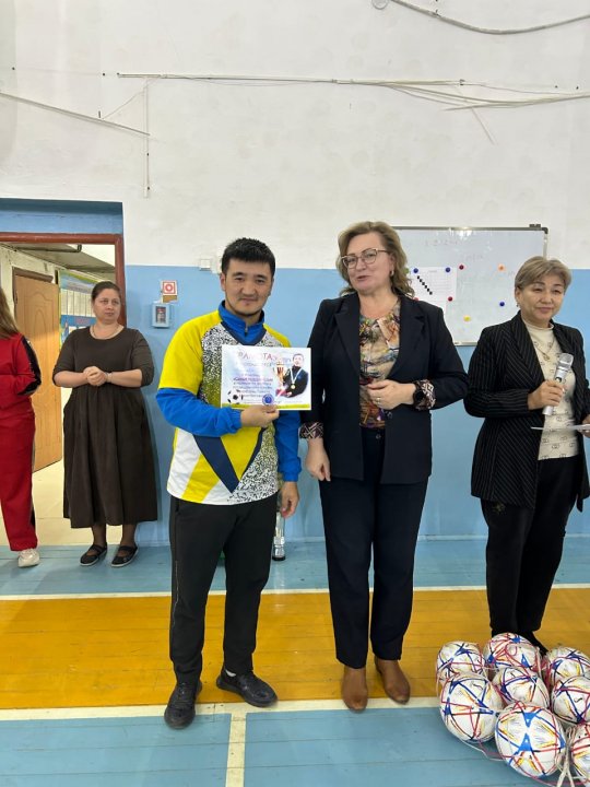 Қалалық ұстаздар арасында кіші футболдан өткен жарыста  39 мектеп-гимназиясының  командасы жүлделі ІІ орынды иеленді.