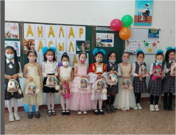 "Ана-өмірдің мәні" атты сынып сағаттары өтті.