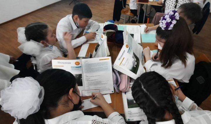 Орыс сыныптарындағы қазақ тілі мен әдебиеті ӘБ айлығы барысында өткізілген СЕЙДУАЛИЕВА САБИРАНЫҢ ашық сабағынан